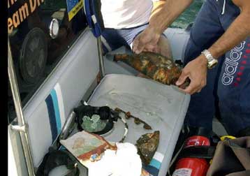 Φως στο ναυάγιο του Σάμινα ρίχνουν το ημερολόγιο και άλλα αντικείμενα του πλοίου