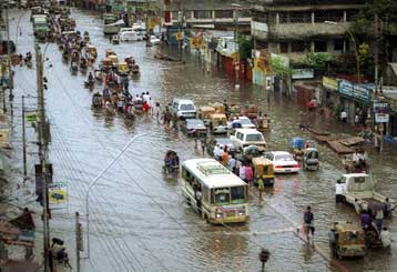 Ακραία καιρικά φαινόμενα με πολλά θύματα στη νοτιοανατολική Ασία