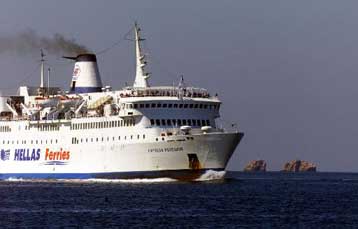 Βλάβη ανάγκασε το Εξπρές Ποσειδών να επιστρέψει άδειο στον Πειραιά