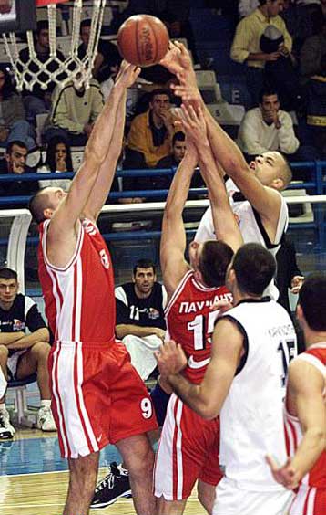 Μακάμπι Ραμάτ, Σλόμποντα Ντίτα και Μοντεκατίνι αντίπαλοι της Νήαρ Ηστ στο Κόρατς