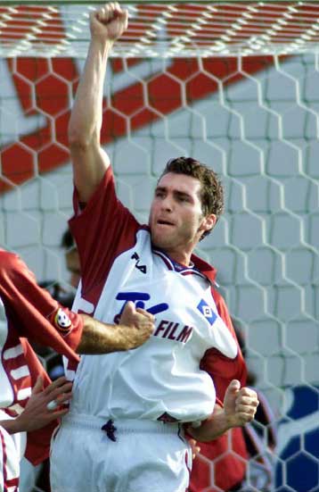 Έχασε το Αμβούργο, νίκησε η Καϊζερσλάουτερν<i>Τα αποτελέσματα της 10ης αγωνιστικής στην bundesli