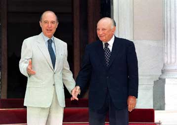 Συνάντηση Σημίτη – Κληρίδη μετά τον πέμπτο γύρο συνομιλιών για το Κυπριακό<i>Η Τουρκία δεν θέλει