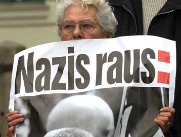 Υπέρ της απαγόρευσης των ακροδεξιών κομμάτων το 63% των Γερμανών