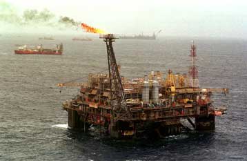 Οι τιμές του πετρελαίου θα πέσουν και χωρίς να αυξηθεί η παραγωγή, δηλώνει ο Ιρανός υπουργός Ενέργει