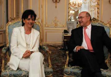 Σύνδεση μισθών – αποδοτικότητας το μέλλον της Δημόσιας Διοίκησης, τόνισε η Β.Παπανδρέου