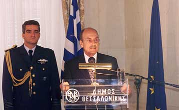 Την αναγνώριση της ελληνικής μειονότητας στη Χειμάρρα από την Αλβανία ζήτησε ο Στεφανόπουλος