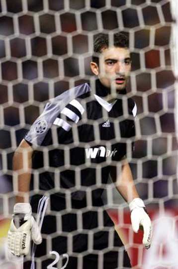 Υποβλήθηκε σε επέμβαση ο Χαλκιάς, σε δώδεκα εβδομάδες επιστρέφει στη δράση