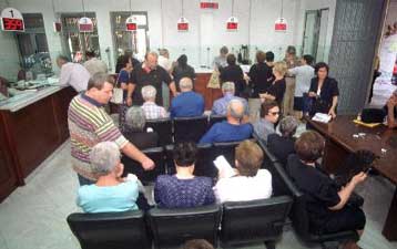 «Πρώτες βοήθειες» και το απόγευμα θα προσφέρουν οι δημόσιες υπηρεσίες στους πολίτες