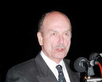 Σεβαστείτε την ελληνική γλώσσα, προτρέπει ο Πρόεδρος της Δημοκρατίας