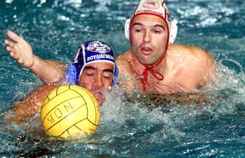 Πρεμιέρα με νίκη της Βουλιαγμένης στο Len Trophy <I> Επικράτησε της Μπάγερν Ίρντιγκεν με 9-2</i