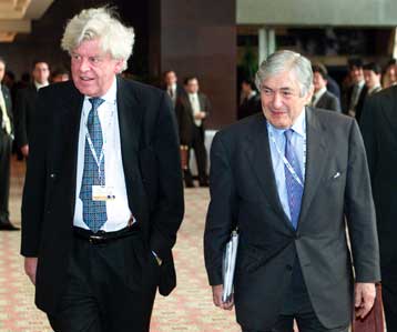 Συνεχίζεται η κατρακύλα του ευρώ<i>Κάτω και από τα 83 σεντς</i>