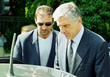 Στις 416 δραχμές έφτασε το δολάριο