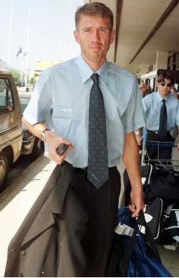 Δεν παραιτήθηκα! <I>Aφήστε με να κάνω τη δουλειά μου όσο με στηρίζει η διοίκηση</I>