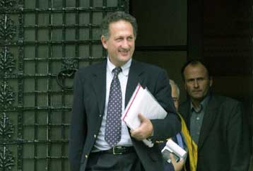 Το ΠΑΣΟΚ ούτε υπήρξε ούτε θα γίνει διαχειριστής συμφερόντων, τονίζει ο Σκανδαλίδης