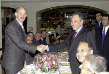 Την αναβολή της συμβράβευσής του με τον Τζεμ λόγω Destined Glory ζητά ο Παπανδρέου