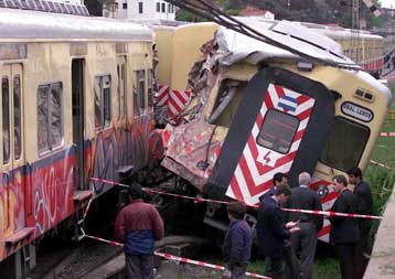 Δύο νεκροί και 19 τραυματίες σε σιδηροδρομικό δυστύχημα στη Γερμανία
