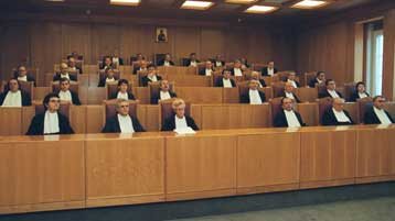 Απέρριψε το ΣτΕ τις πρώτες προσφυγές για τις ταυτότητες