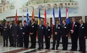 Οι Βαλκάνιοι ηγέτες χαιρετίζουν την αλλαγή στη Γιουγκοσλαβία<i>Ήλθε η ώρα της πράξης για το Βελι