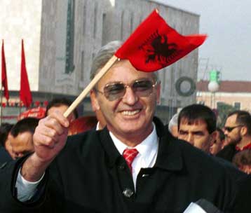 Επίθεση Μεϊντάνι κατά Κοστούνιτσα με αιχμή το Κόσοβο