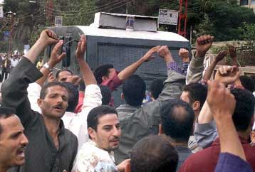 Απώλειες για τον Μουμπάρακ στις εκλογές της Αιγύπτου<i>Εξακολουθεί να είναι ο κυρίαρχος των πολι