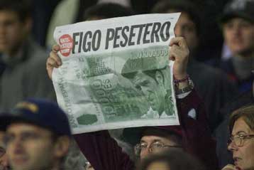 Ο εφιάλτης του Φίγκο επιστρέφει; Φιλικό της Πορτογαλίας με την ομάδα της Καταλονίας στο Καμπ Νου