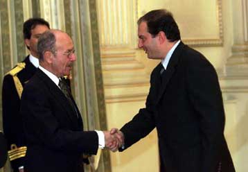 Σκλήρυνση της στάσης της κυβέρνησης έναντι της Τουρκίας ζητά ο Κ.Καραμανλής