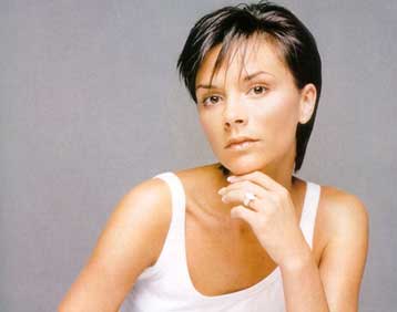 Η Βικτόρια Μπέκαμ αυτοβιογραφείται με το… αζημίωτο