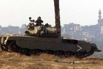 Με οβίδες απαντά ο ισραηλινός στρατός στους πυροβολισμούς των Παλαιστινίων