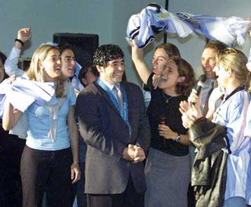 Στον πάγκο της Ατλέτικο Αλμάργκο ο Μαραντόνα!