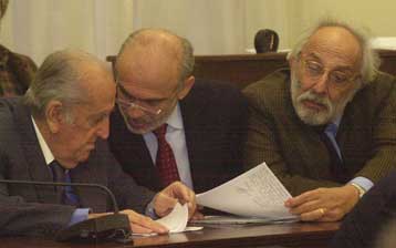 Η Βουλή απορρίπτει τις αιτήσεις δίωξης πέντε βουλευτών