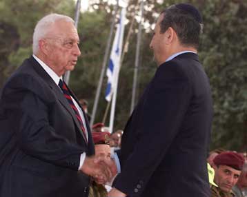 Συμφωνία ή εκλογές, το δίλημμα που θέτει ο Σαρόν στον Μπαράκ