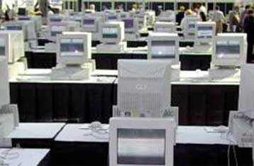 Σέρφινγκ στο Διαδίκτυο υπό το βλέμμα του εργοδότη στη Βρετανία