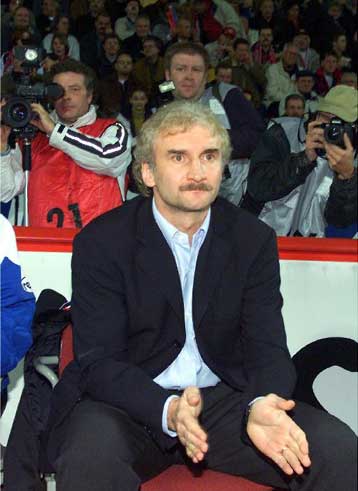 Μείνε στην εθνική, είσαι ο ιδανικός της προπονητής