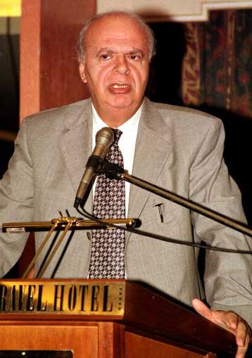 Το μπάσκετ έχει περισσότερα προβλήματα από το ποδόσφαιρο<I>Τι ειπώθηκε στη συνάντηση ΕΟΚ – Φλωρ