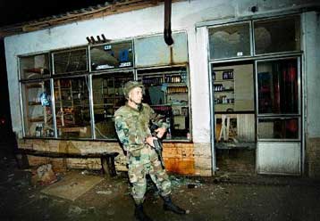 Χειροβομβίδα σε σερβικό θύλακο στο Κόσοβο λίγο πριν από τις εκλογές