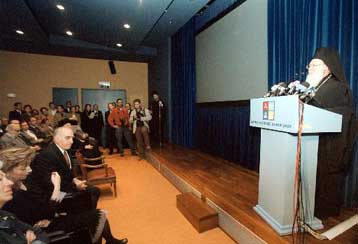 Με αιχμές εναντίον του Χριστόδουλου υποδέχτηκε ο Μ.Σταθόπουλος τον Οικουμενικό Πατριάρχη