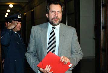 Kάνουν λάθος όσοι προσπαθούν να σταματήσουν την απελευθέρωση της ακτοπλοΐας με απειλές