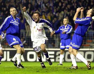 Αγγιξε την κορυφή η Αντερλεχτ στο Βέλγιο<I>Για το 10×10 η Μπριζ</I>