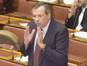 Το Δημόσιο – επιχειρηματίας ευθύνεται για τη διαπλοκή, υποστηρίζει ο Στ.Μάνος