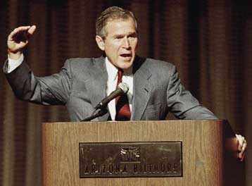 Κόντρα Μπους – Γκορ για τη στρατιωτική παρουσία των ΗΠΑ στα Βαλκάνια