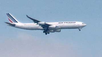 Απεργούν για δεύτερη ημέρα οι πιλότοι της Air France<i>Παρ όλα αυτά, λίγες οι ακυρώσεις πτήσεων