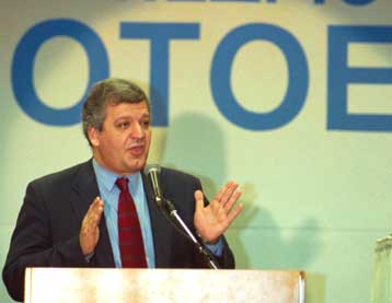 Πρωτοβουλία Πρωτόπαπα για το ωράριο των τραπεζών