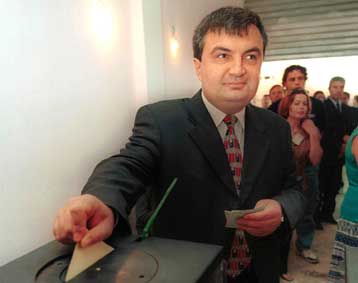 Κατευναστικός τώρα ο πρωθυπουργός της Αλβανίας για τα επεισόδια στη Χειμάρρα