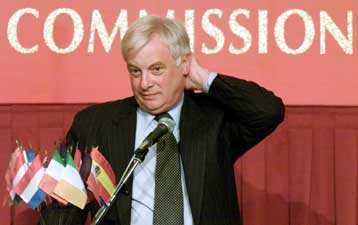 Η ΕΕ συσφίγγει τις σχέσεις της με τη Γιουγκοσλαβία<I>Στο Βελιγράδι τη Δευτέρα ο Πάτεν</I>