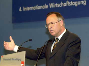 Προσωρινή η αδυναμία του ευρώ<i>Πάνω από το 2% ο πληθωρισμός στην ευρωζώνη φέτος, λέει ο Σόλμπε