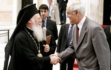 Συνάντηση Οικουμενικού Πατριάρχη – Απ.Κακλαμάνη… με αιχμές <i>Δεν θα απεμπολήσουμε την πίστη μ