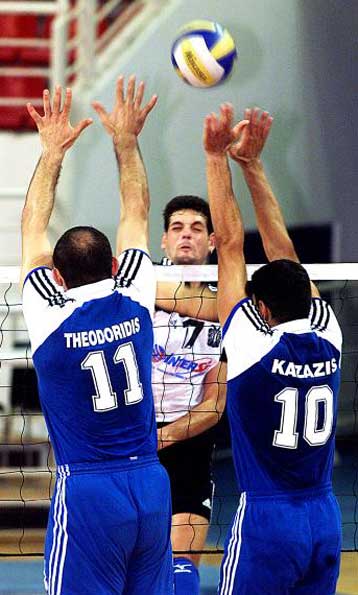 Για το 3-0 και το +11 ο Πανελλήνιος το Σάββατο με τη Ζιραάτ στο βόλεϊ