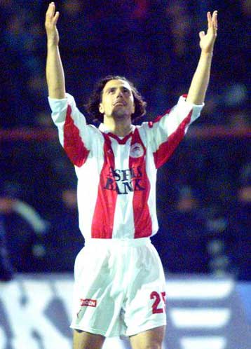 Μετά τον αγώνα της 25ης Οκτωβρίου θα χρειαστείς γιατρό, διαμήνυσαν «ερυθρόλευκοι» οπαδοί στον Ζάχοβι