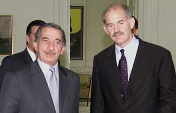 Συνεχίζονται οι επαφές του Παπανδρέου με Κύπριους πολιτικούς αρχηγούς<i>Στις ΗΠΑ μεταβαίνει στις