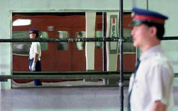 Φως στα αίτια της «επιδημίας» αυτοκτονιών επιθυμεί να ρίξει η ιαπωνική κυβέρνηση